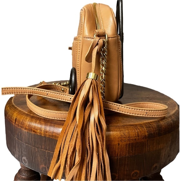 ISAAC Mizrahi Quilted Tan Leather Camera Style Crossbody Bag - Picture 2 of 16